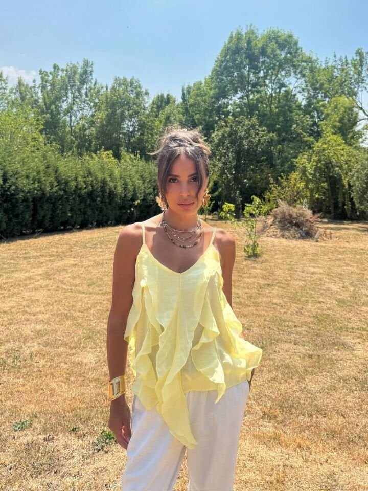 Sarı Fırfır Detaylı Askılı Bluz