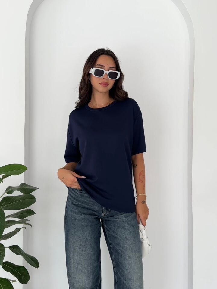 Basic T-Shirt