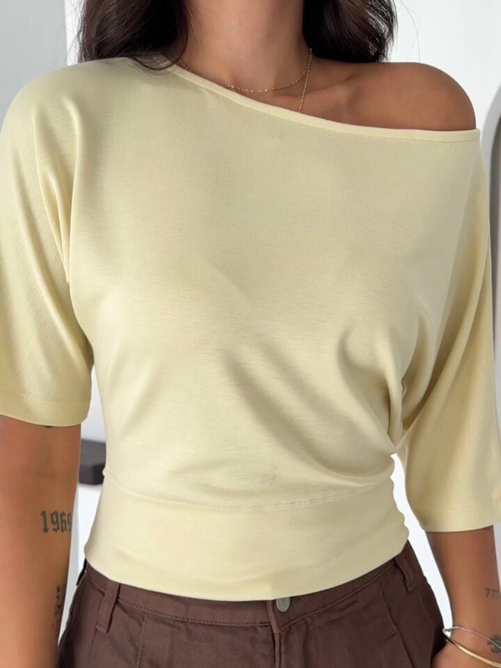 Basic Kayık Yaka Bluz