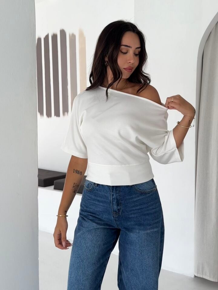 Basic Kayık Yaka Bluz