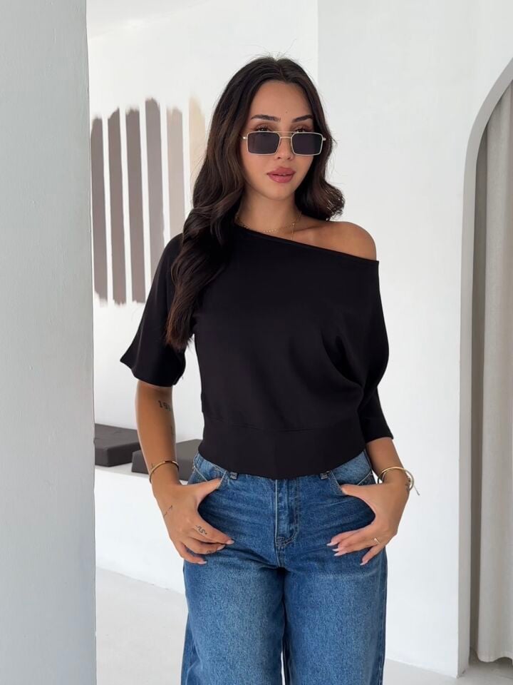 Basic Kayık Yaka Bluz